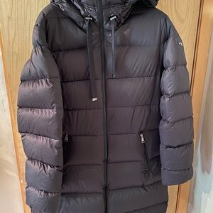 Black Insulated Ski & Snow Jacket with Water-Resistant Finish